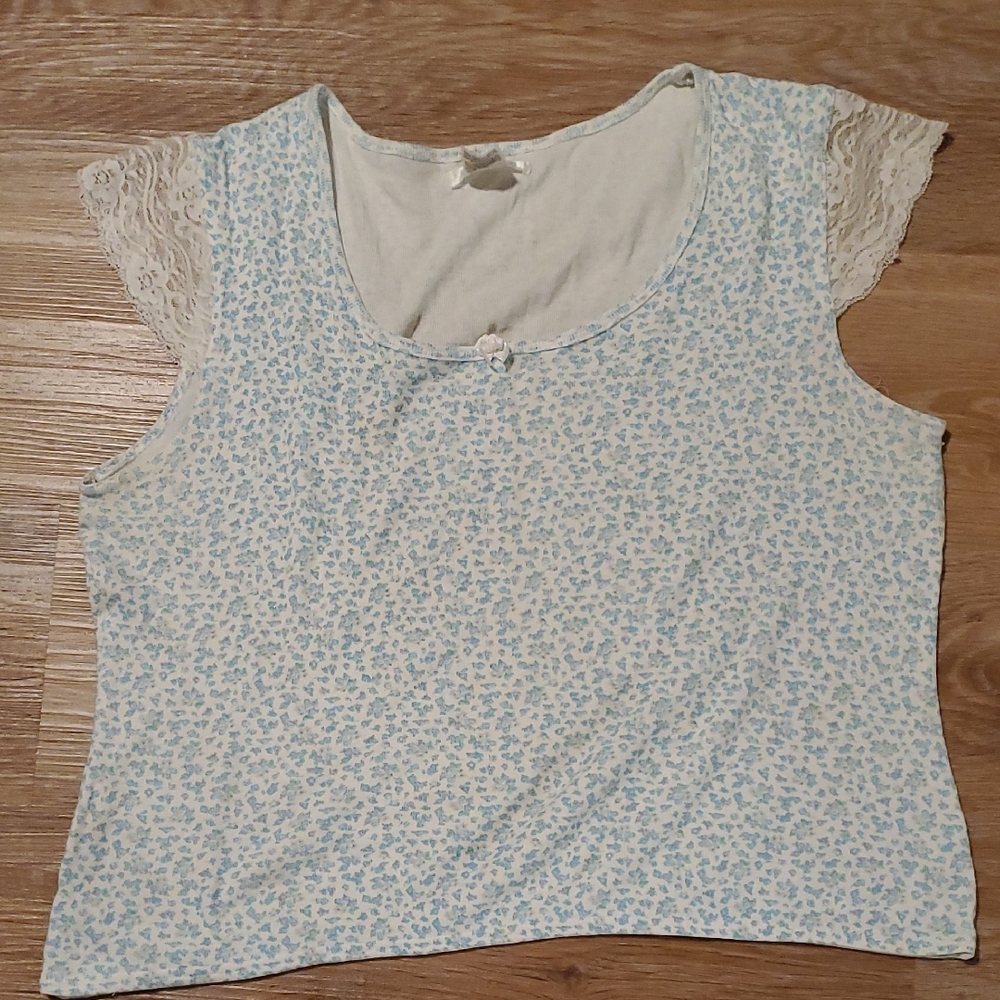 Chic Lace Sleeve Floral Blouse - White and Blue